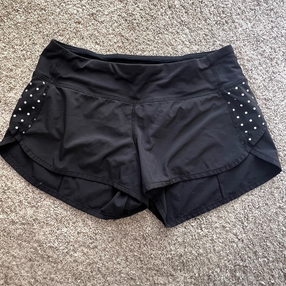 Lululemon shorts Sz 4 - Picture 1 of 4